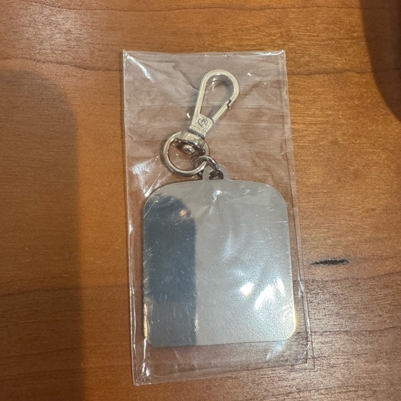 La Mer Keychain - Picture 2 of 3